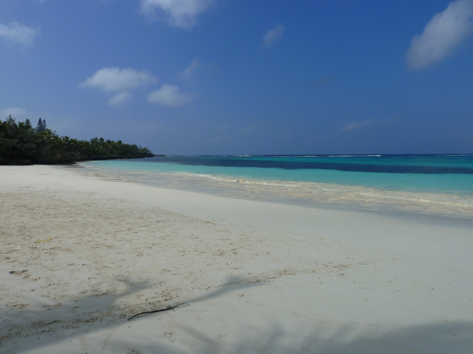 照片 新喀里多尼亚(New Caledonia) 利富岛(Lifou) 卢埃西拉(Luecilla) 2010-05 12