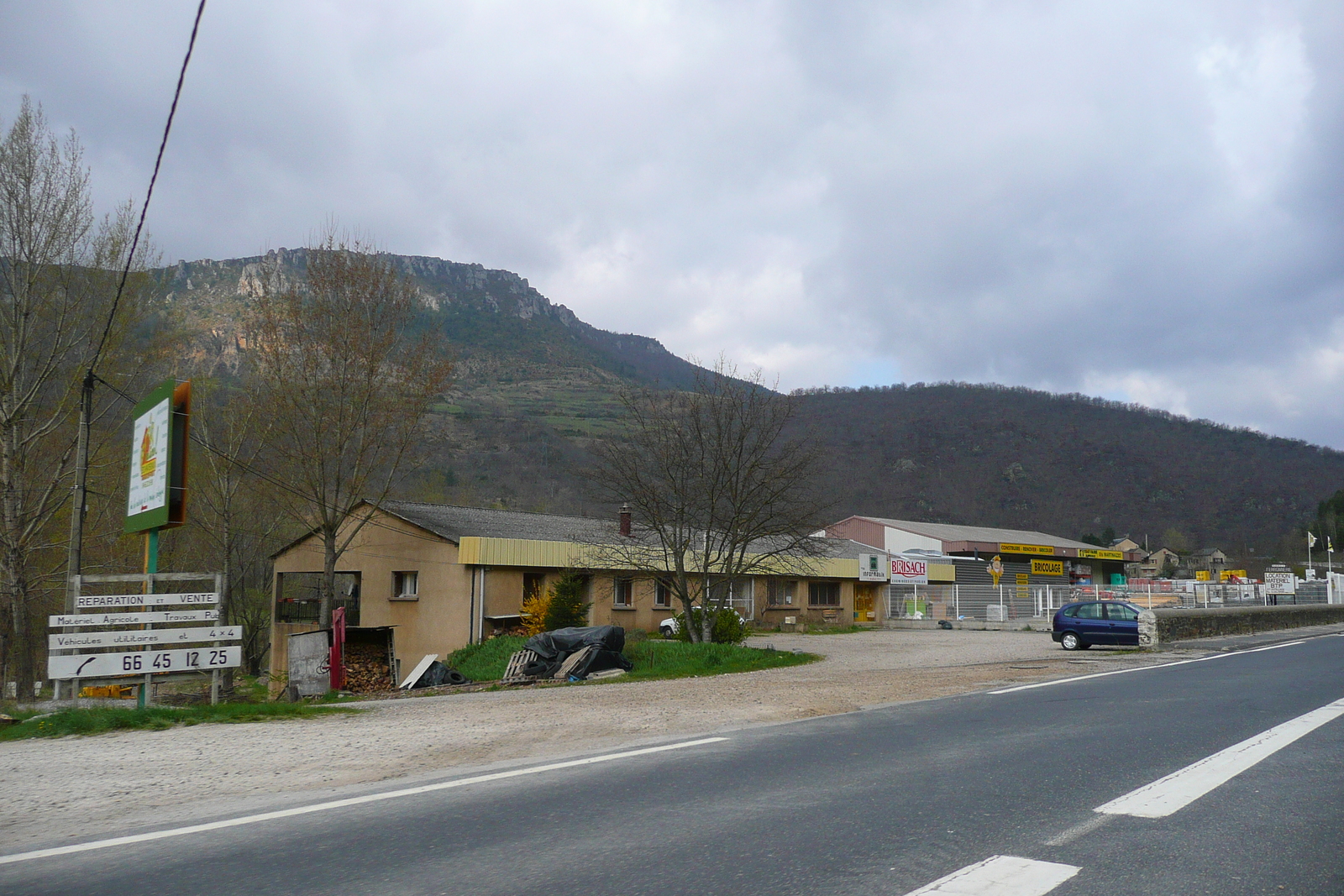 照片 法国(France) 塞文山脉(Cevennes Mountains) 科屈尔至弗洛拉克公路(Cocures to Florac road) 2008-04 6