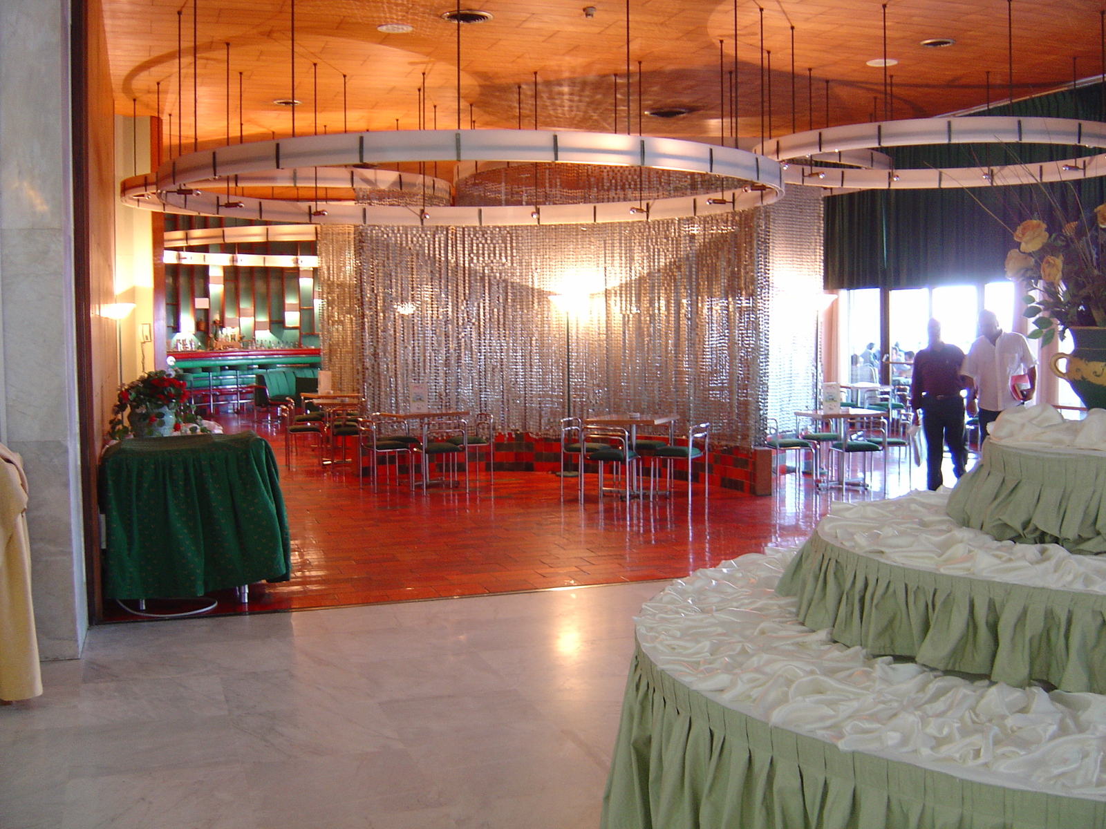 照片 阿尔及利亚(Algeria) 阿尔及尔(Algiers) 奥拉西酒店(El Aurassi Hotel) 2004-09 29