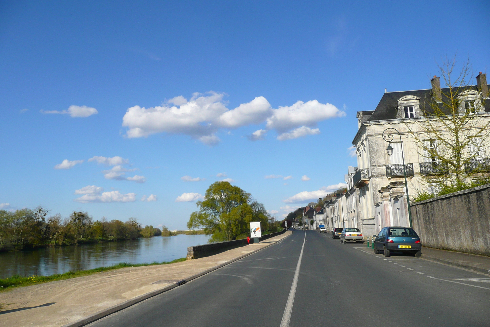 照片 法国(France) 昂布瓦斯(Amboise) 昂布瓦斯至布卢瓦公路(Amboise to blois road) 2008-04 24