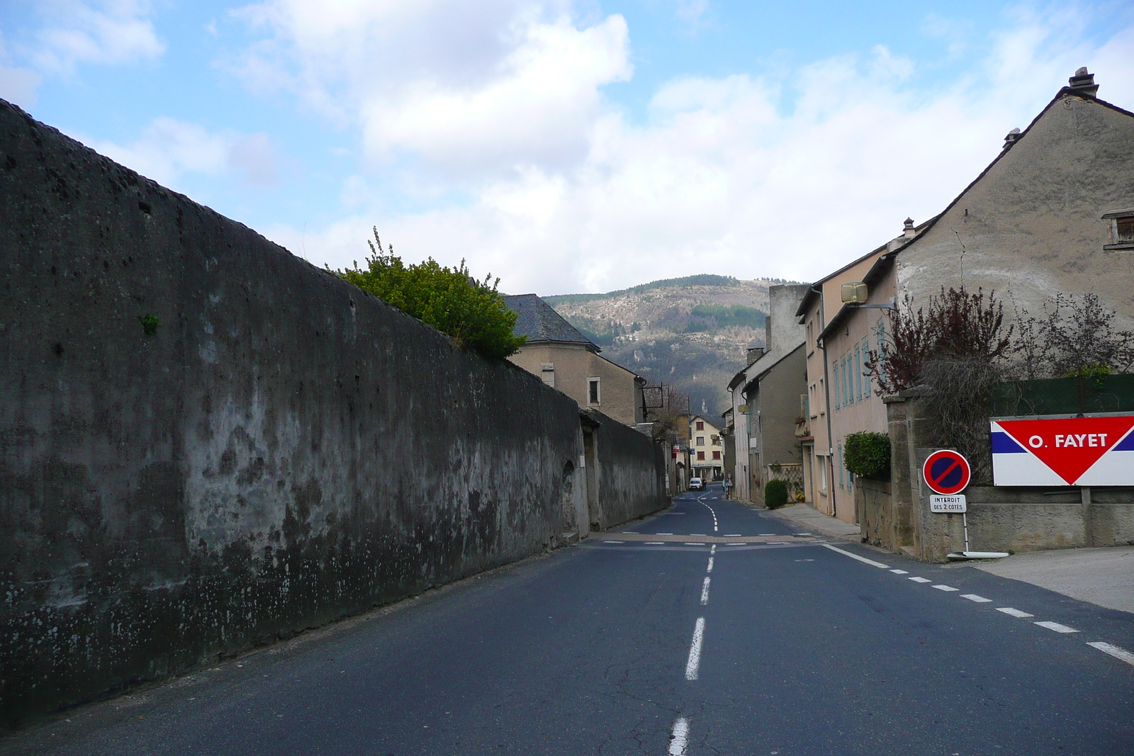 照片 法国(France) 塞文山脉(Cevennes Mountains) 科屈尔至弗洛拉克公路(Cocures to Florac road) 2008-04 18