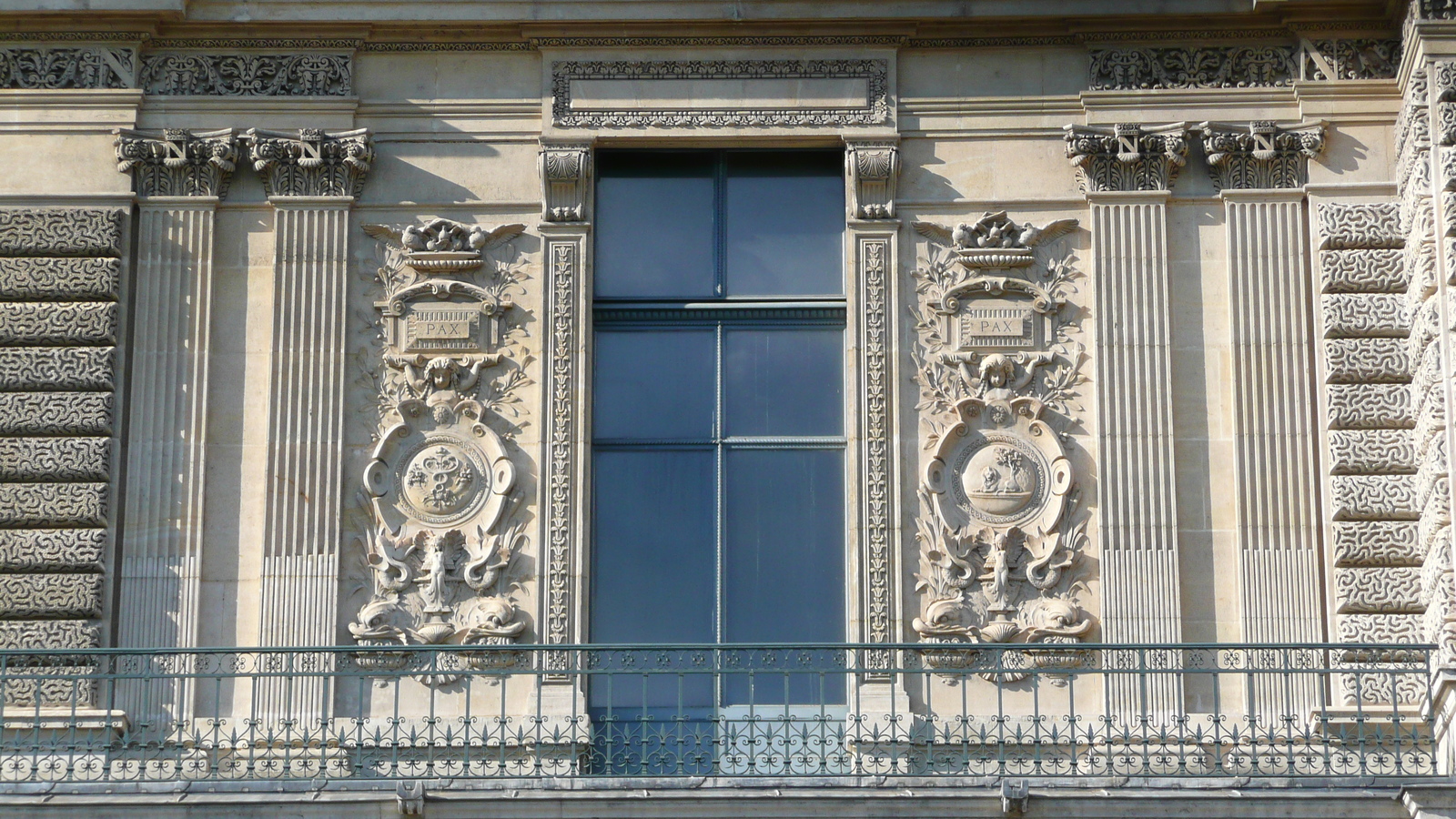 照片 法国(France) 巴黎(Paris) 卢浮宫(Louvre) 卢浮宫临河立面(Riverside facade of Louvre) 2007-07 4