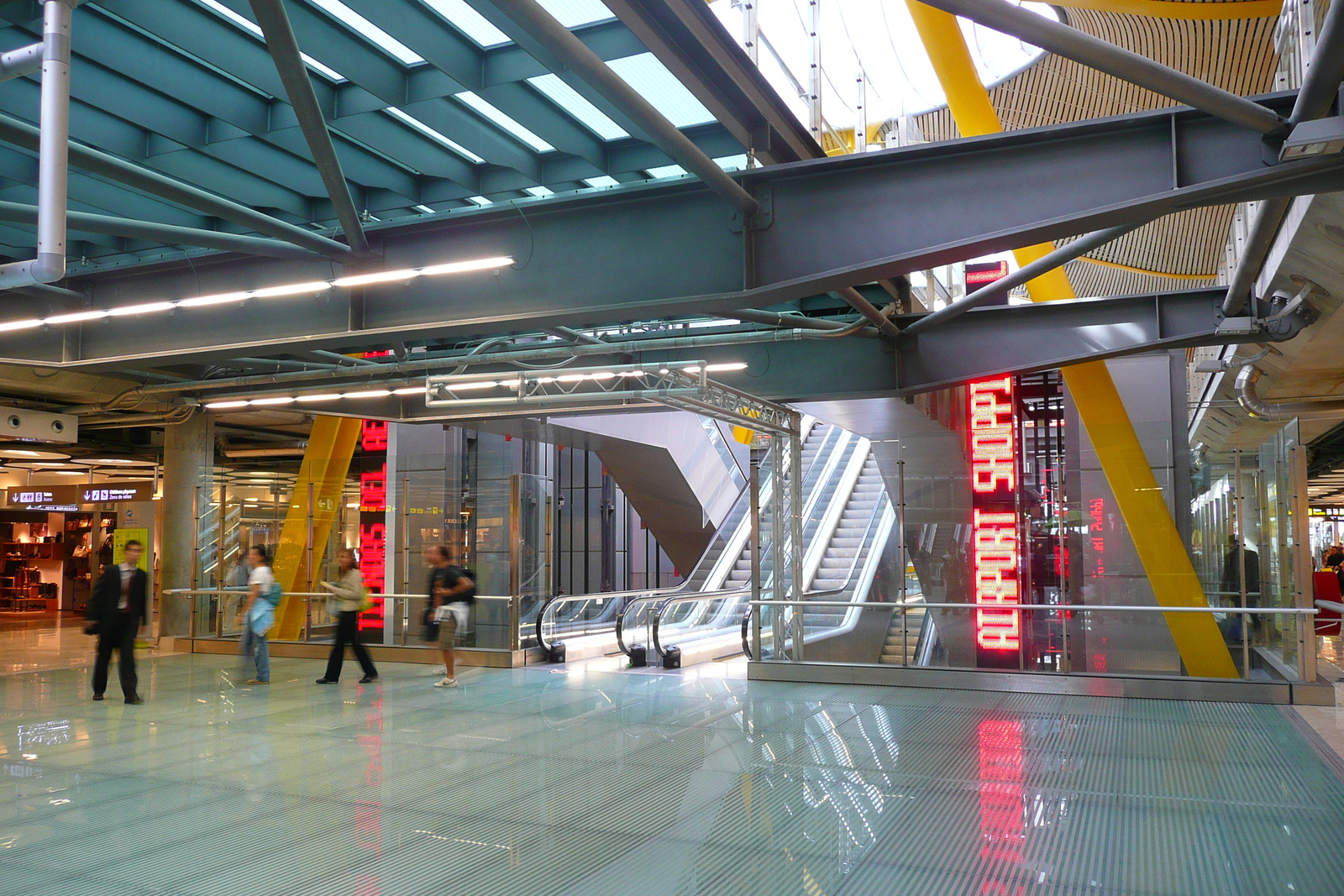 照片 西班牙(Spain) 马德里(Madrid) 巴拉哈斯机场(Barajas Airport) 2007-09 29