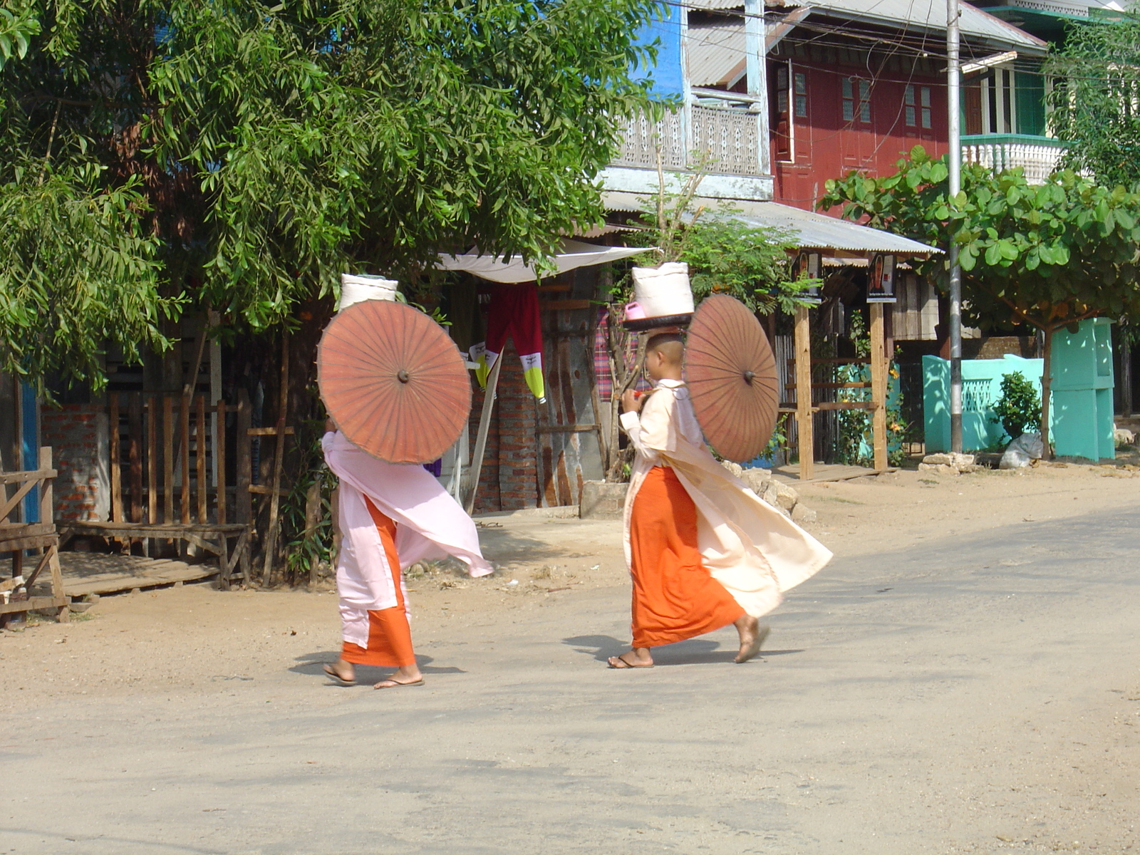 照片 缅甸(Myanmar) 土瓦至茂马干海滩公路(Road from Dawei to Maungmagan beach) 2005-01 29