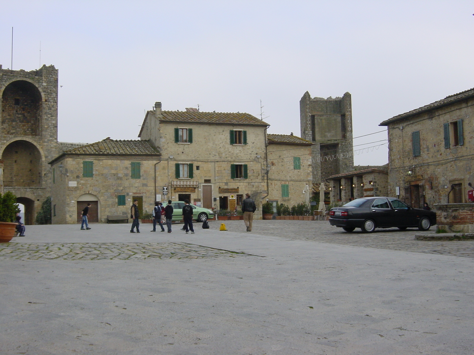 照片 意大利(Italy) 蒙泰里焦尼(Monteriggioni) 2004-03 0