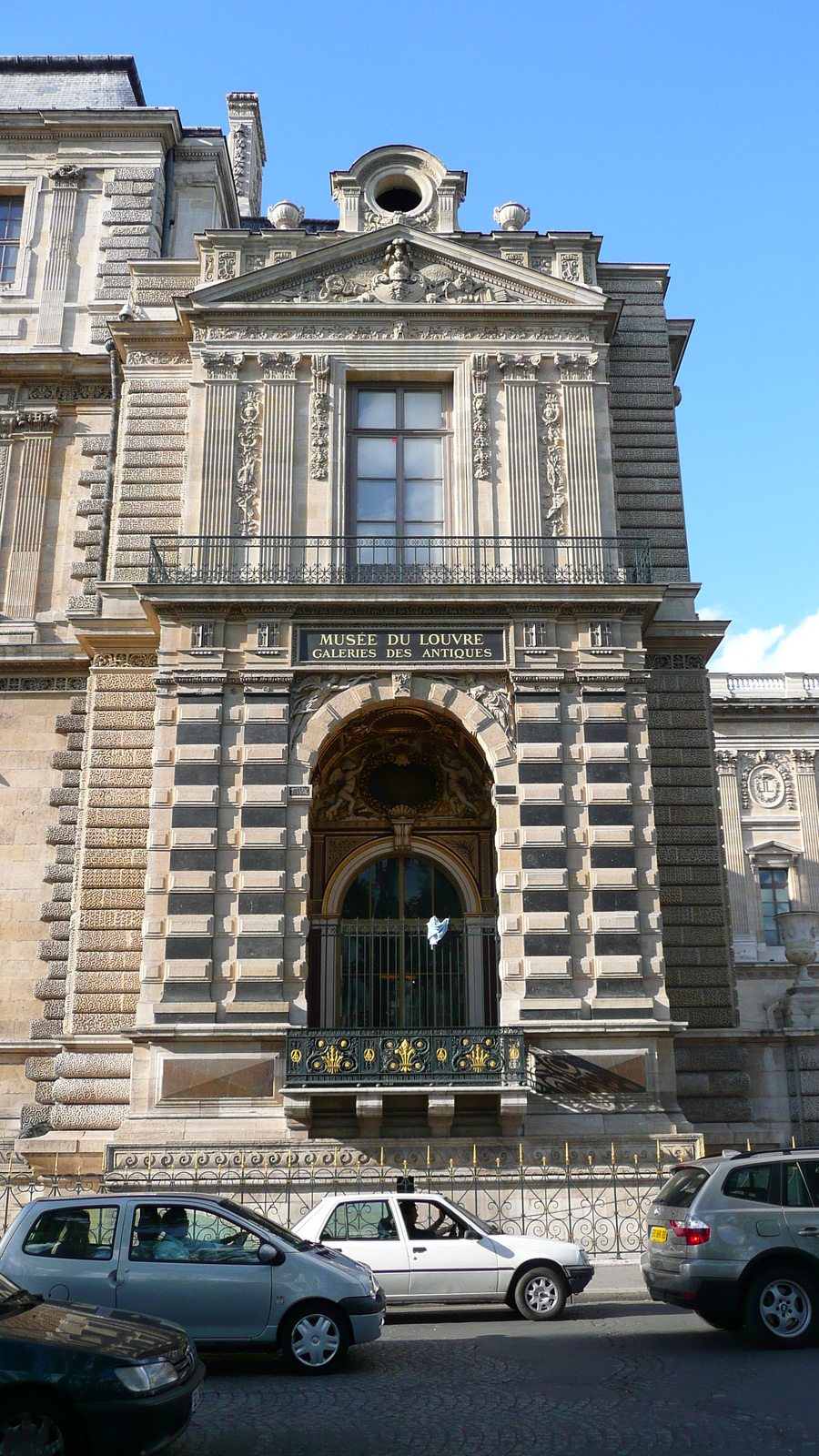 照片 法国(France) 巴黎(Paris) 卢浮宫(Louvre) 卢浮宫临河立面(Riverside facade of Louvre) 2007-07 34