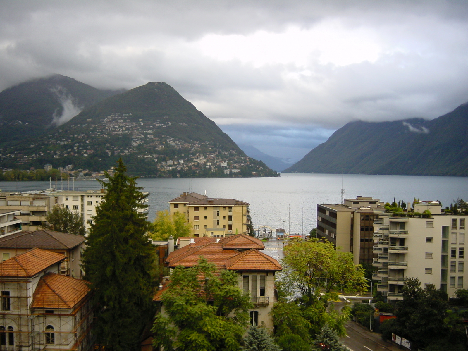 照片 瑞士(Switzerland) 卢加诺(Lugano) 2001-10 25