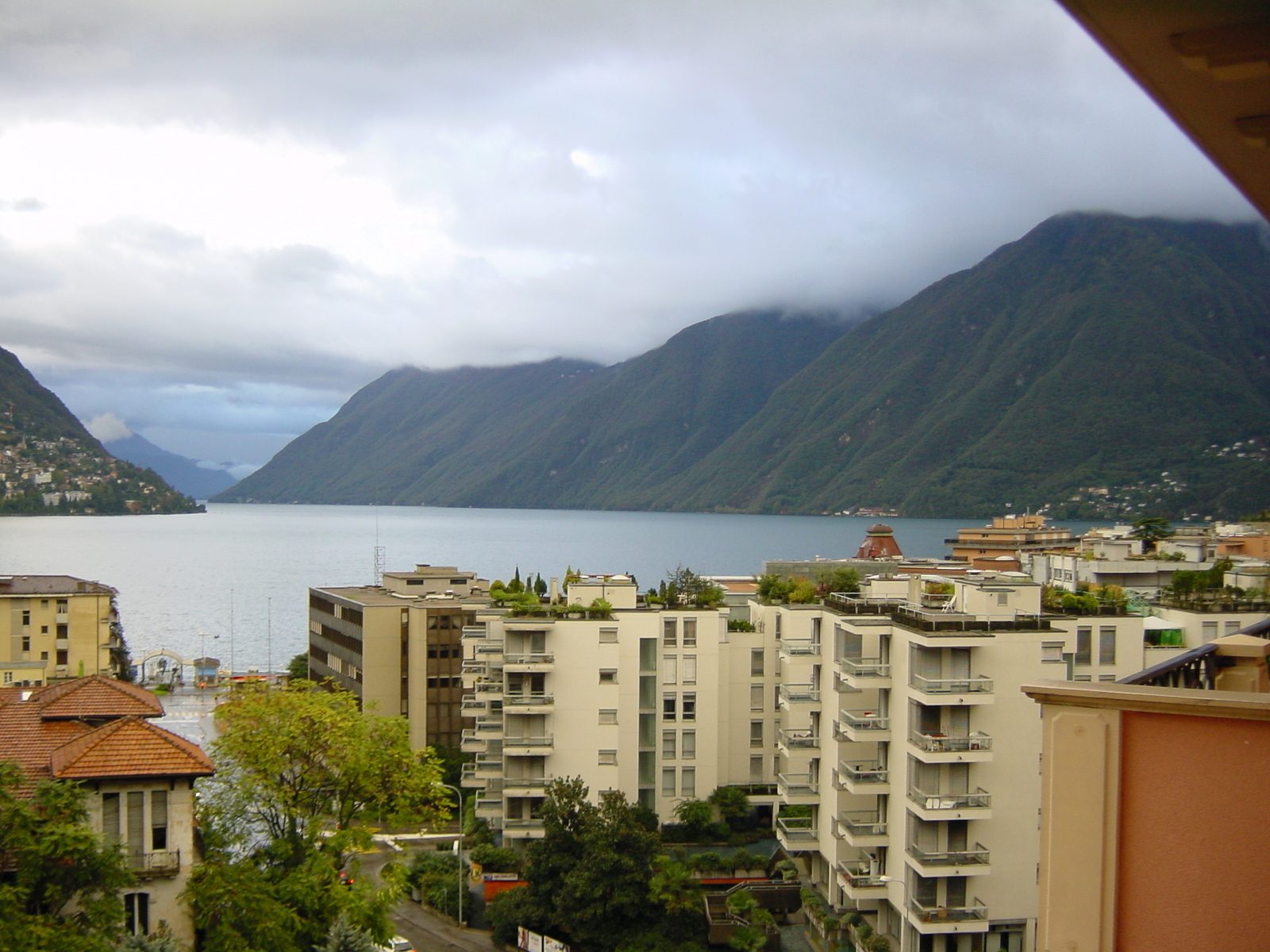 照片 瑞士(Switzerland) 卢加诺(Lugano) 2001-10 26