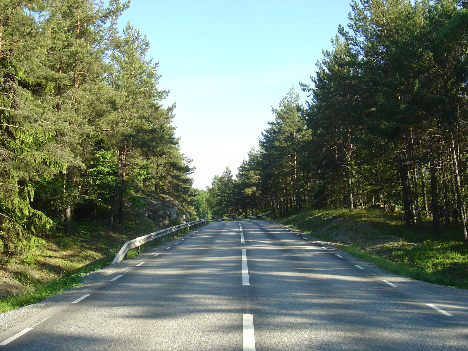 照片 瑞典(Sweden) 锡格蒂纳至乌普萨拉公路(Sigtuna to Uppsala road) 2005-06 15