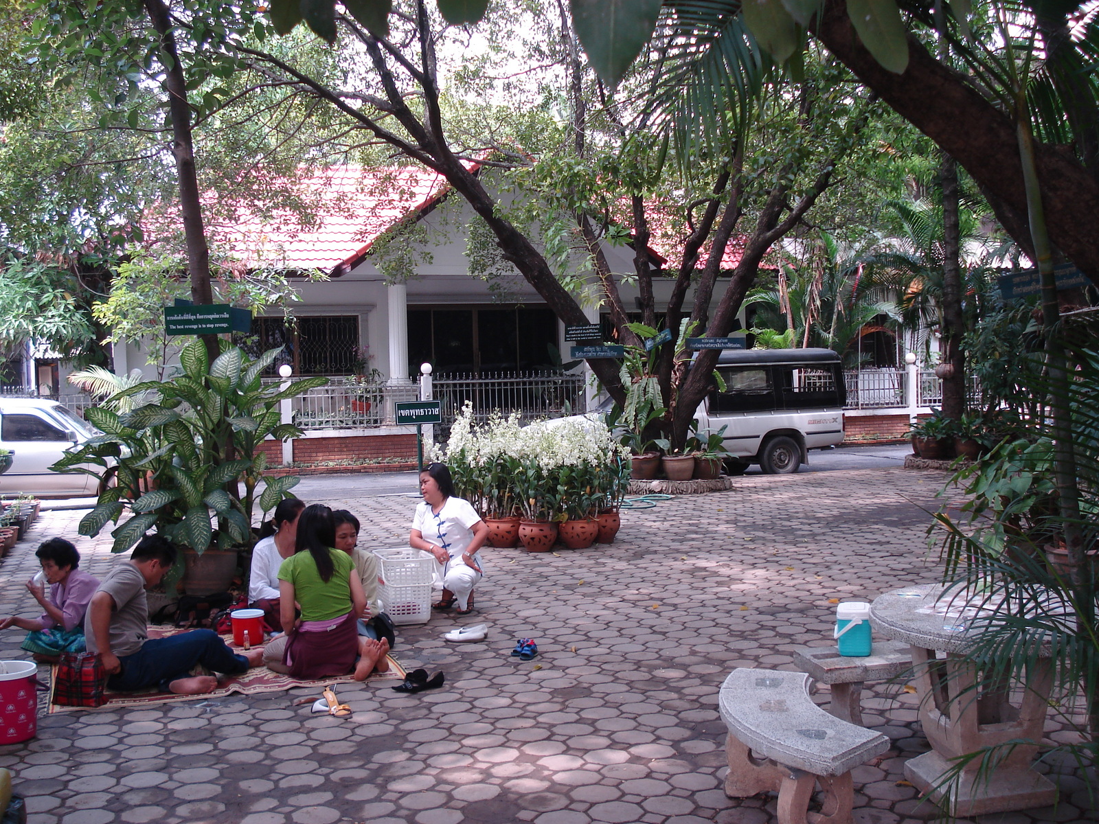 照片 泰国(Thailand) 清迈(Chiang Mai) 护城河内(Inside Canal) 帕辛寺(Wat Phra Sing temple) 2006-04 18