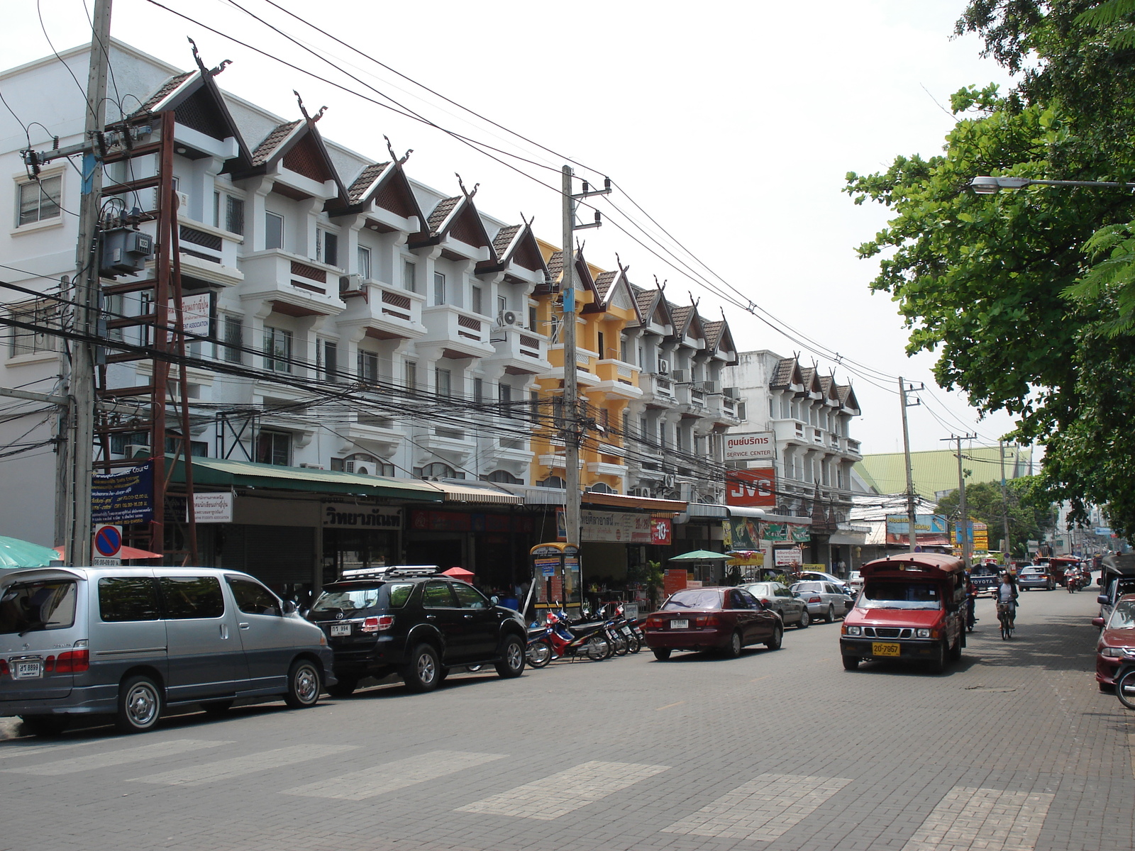 照片 泰国(Thailand) 清迈(Chiang Mai) 护城河内(Inside Canal) 三兰路(Sam Lan Road) 2006-04 21