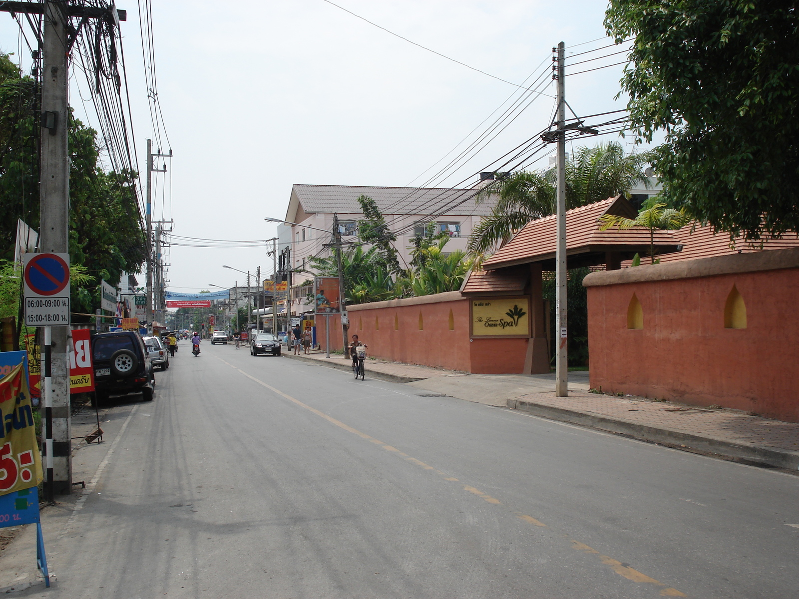 照片 泰国(Thailand) 清迈(Chiang Mai) 护城河内(Inside Canal) 三兰路(Sam Lan Road) 2006-04 17