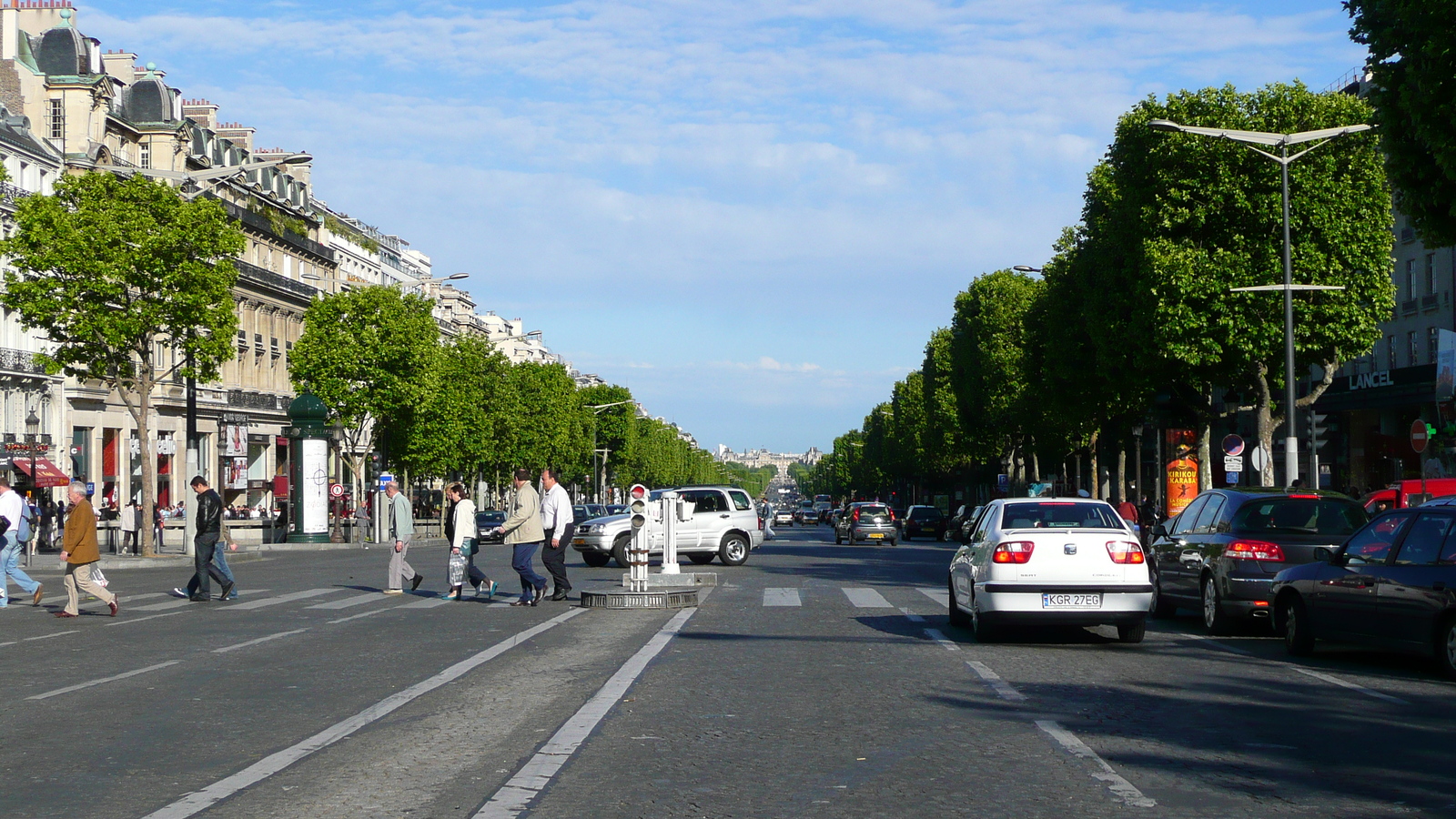 照片 法国(France) 巴黎(Paris) 星形广场和凯旋门(Etoile and Arc de Triomphe) 2007-05 95