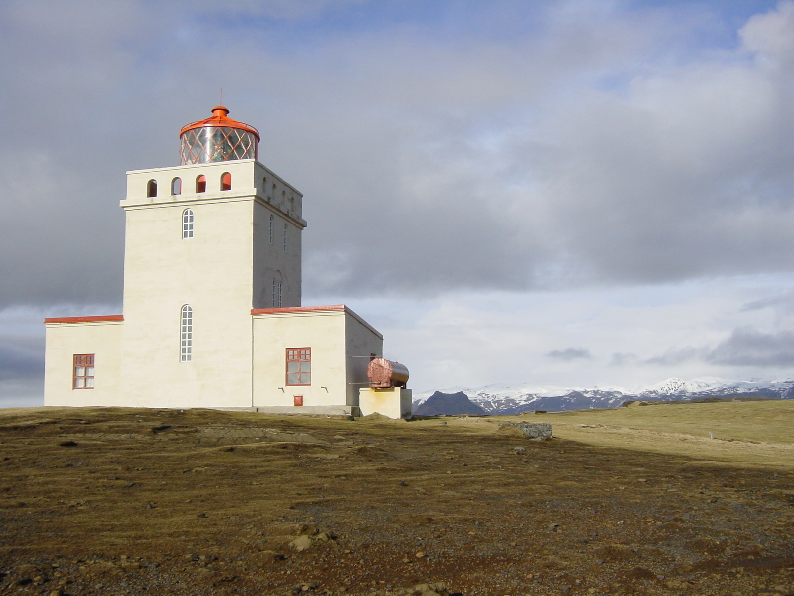 照片 冰岛(Iceland) 迪霍拉伊(Dyrholaey) 2003-03 12