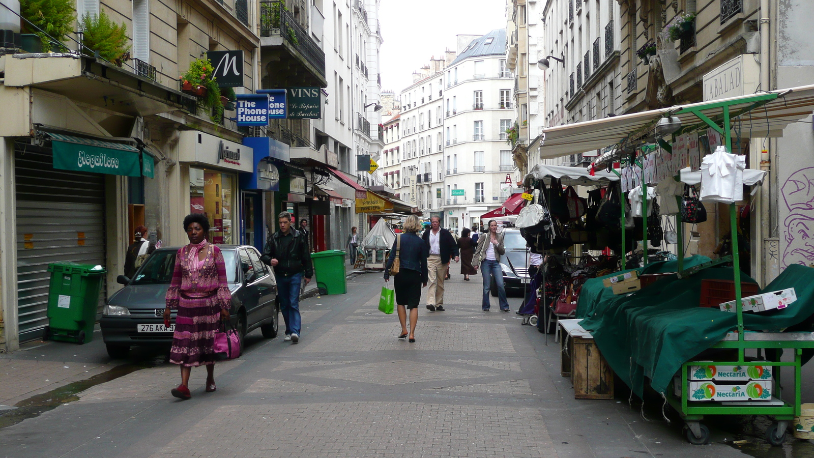 照片 法国(France) 巴黎(Paris) 第十七区(17th Arrondissement) 莱维街(Rue Levis) 2007-05 15