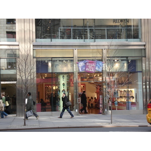照片 美国(United States) 纽约(New York) 沿第五大道而下(down the 5th Avenue) 2006-03 79