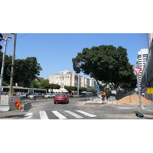 照片 以色列(Israel) 特拉维夫(Tel Aviv) 伊本·加比罗尔街(Ibn Gvirol Street) 2007-06 62