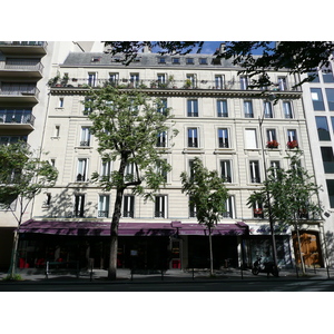 照片 法国(France) 巴黎(Paris) 第十七区(17th Arrondissement) 瓦格拉姆大街(Avenue de Wagram) 2007-05 36