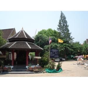 照片 泰国(Thailand) 清迈(Chiang Mai) 护城河内(Inside Canal) 契迪龙寺(Wat Chediluang Varaviharn temple) 2006-04 26