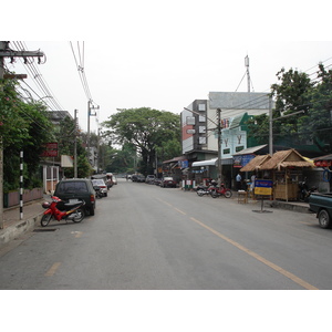 照片 泰国(Thailand) 清迈(Chiang Mai) 护城河内(Inside Canal) 阿拉路（护城河）(Arrak Road(Canal)) 2006-04 21