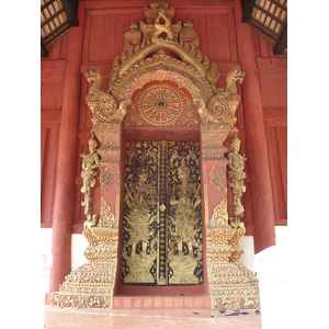 照片 泰国(Thailand) 清迈(Chiang Mai) 护城河内(Inside Canal) 帕辛寺(Wat Phra Sing temple) 2006-04 4