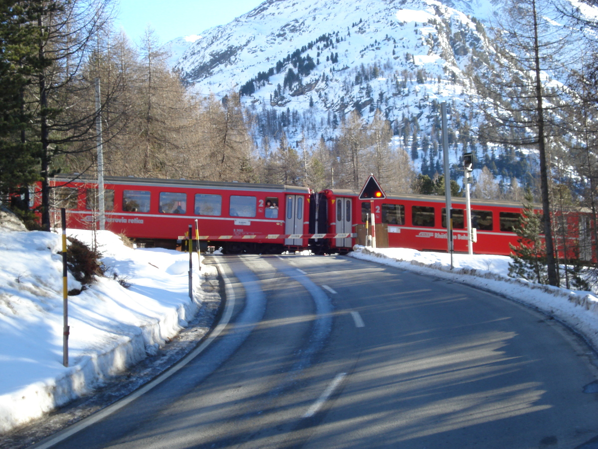 照片 瑞士(Switzerland) 蓬特雷西纳至比安科湖(From Pontresina to Lago Bianco) 2007-01 85