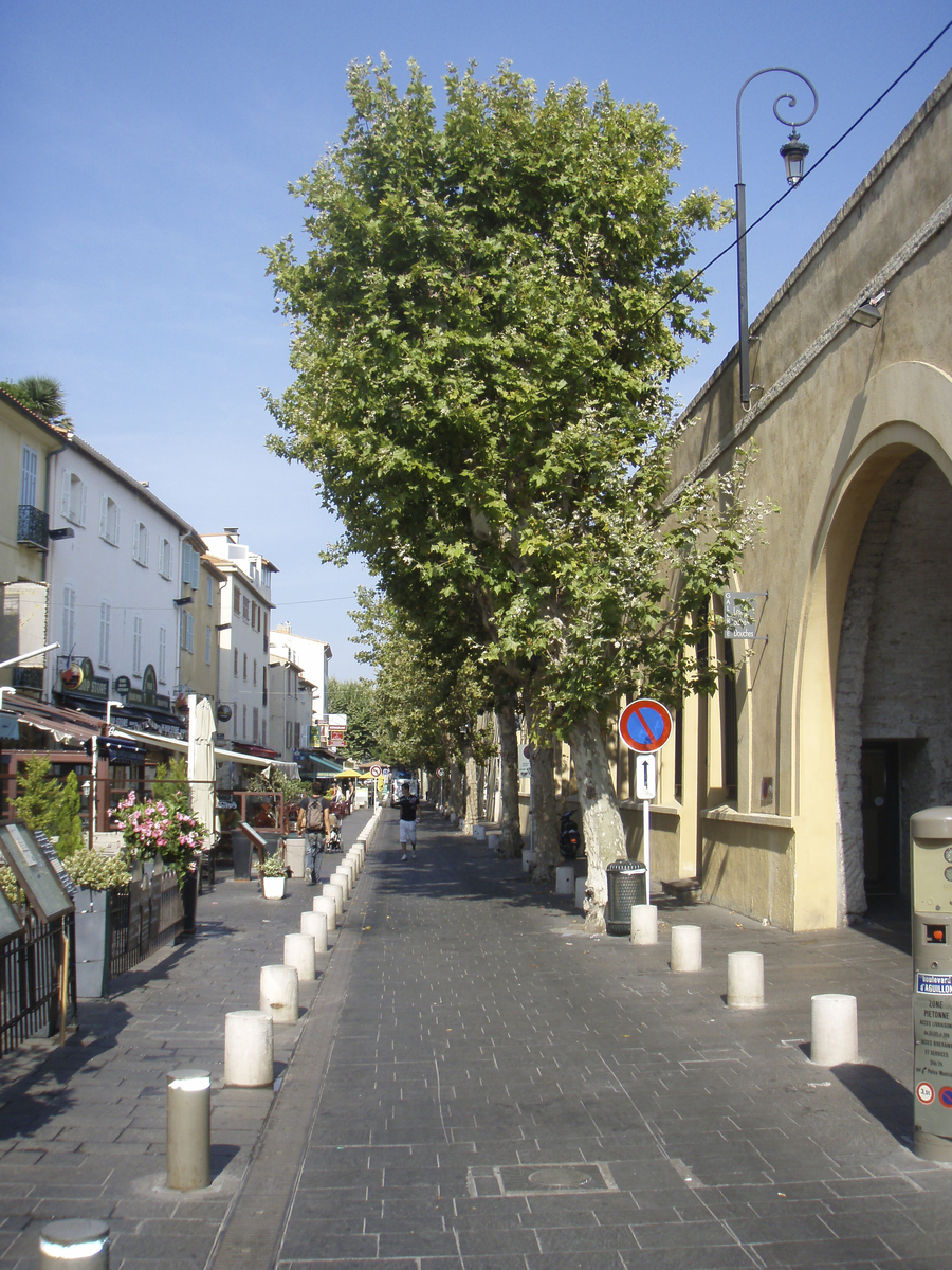 照片 法国(France) 昂蒂布(Antibes) 阿吉永大道(Boulevard Aguillon) 2007-08 27