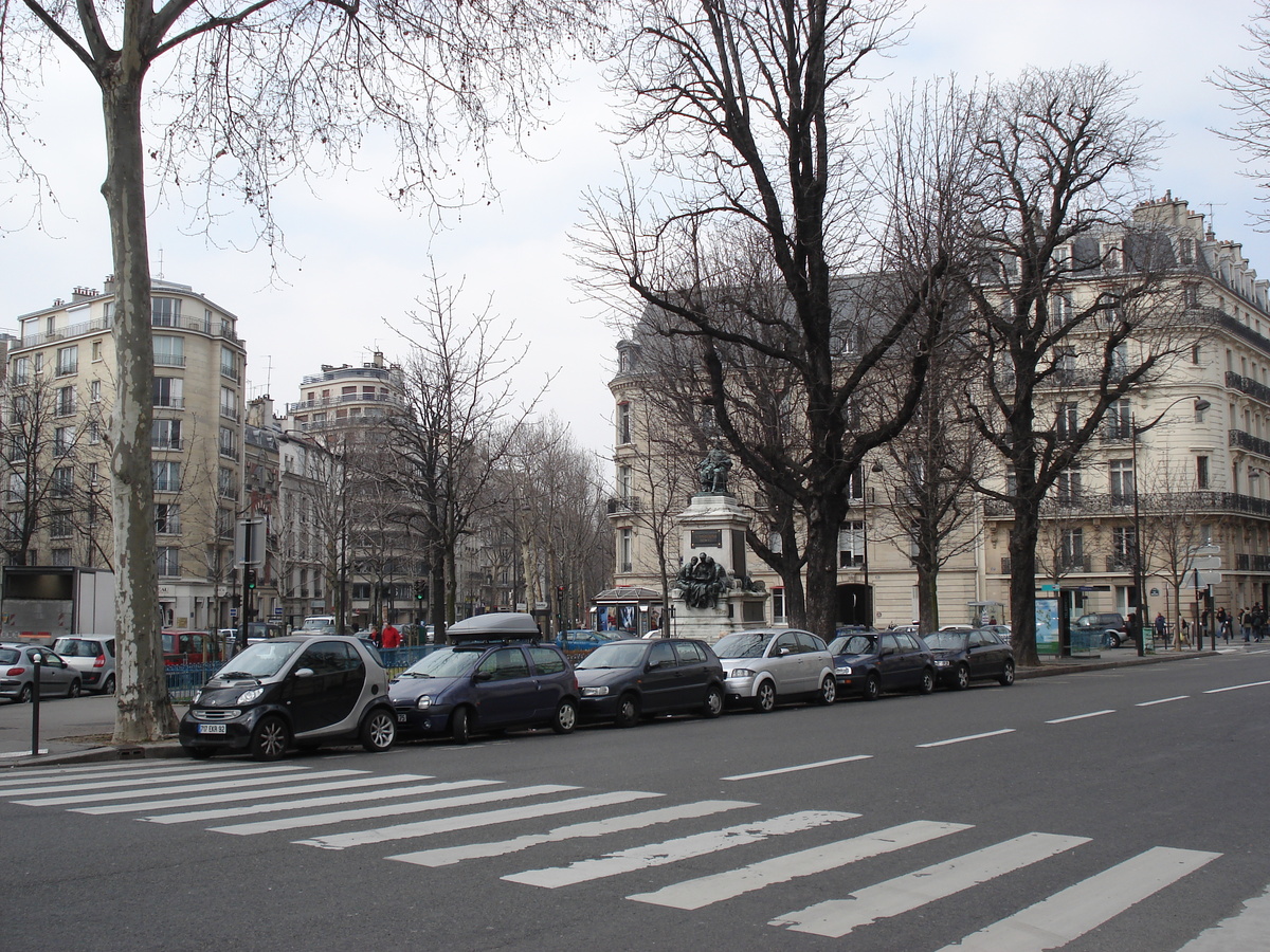 照片 法国(France) 巴黎(Paris) 第十七区(17th Arrondissement) 马勒泽布广场(Place Malesherbes) 2006-03 2