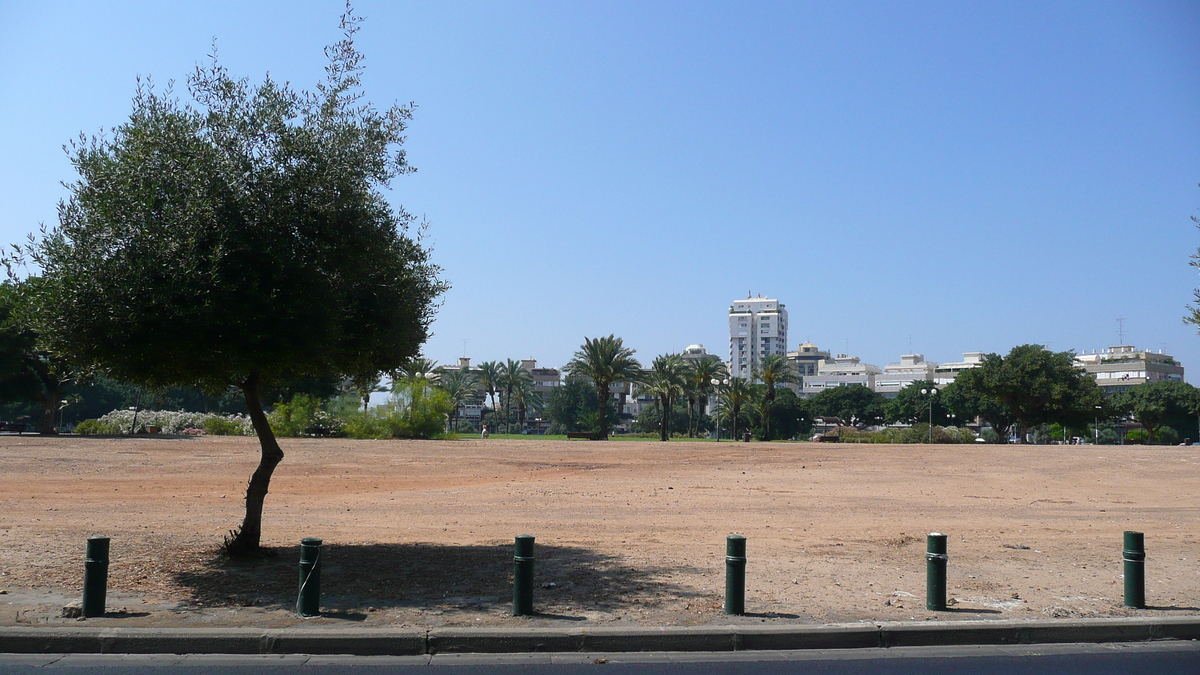 照片 以色列(Israel) 特拉维夫(Tel Aviv) 国家广场(Kikar Hamedina) 2007-06 8