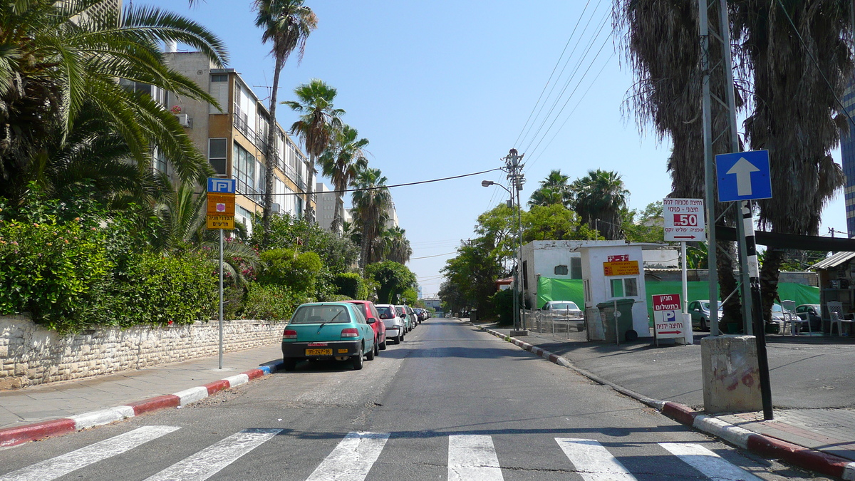 照片 以色列(Israel) 特拉维夫(Tel Aviv) 亚博廷斯基街(Jabotinsky Street) 2007-06 2