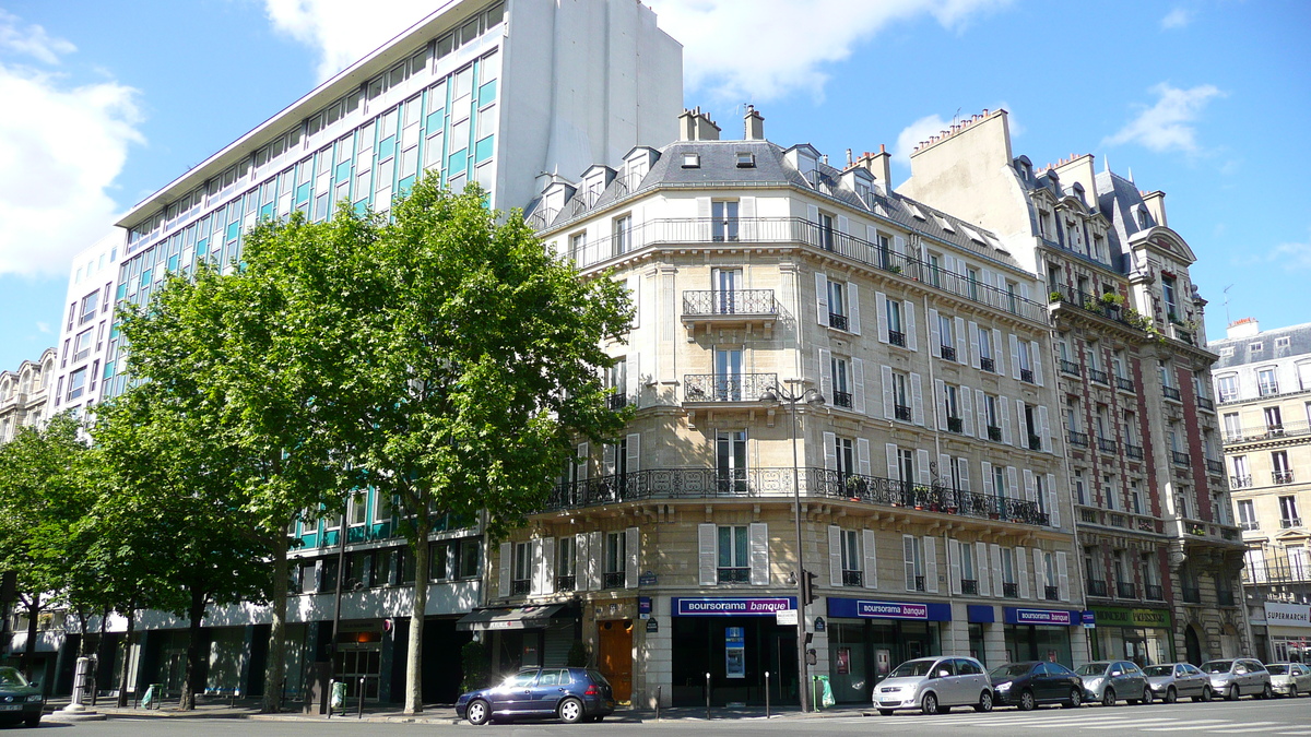 照片 法国(France) 巴黎(Paris) 第十七区(17th Arrondissement) 茹弗鲁瓦·达邦街(Rue Jouffroy d'Abbans) 2007-05 46