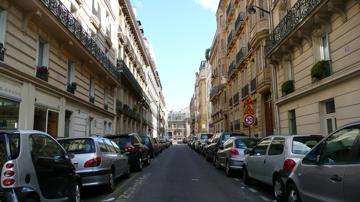 照片 法国(France) 巴黎(Paris) 第十七区(17th Arrondissement) 茹弗鲁瓦·达邦街(Rue Jouffroy d'Abbans) 2007-05 1