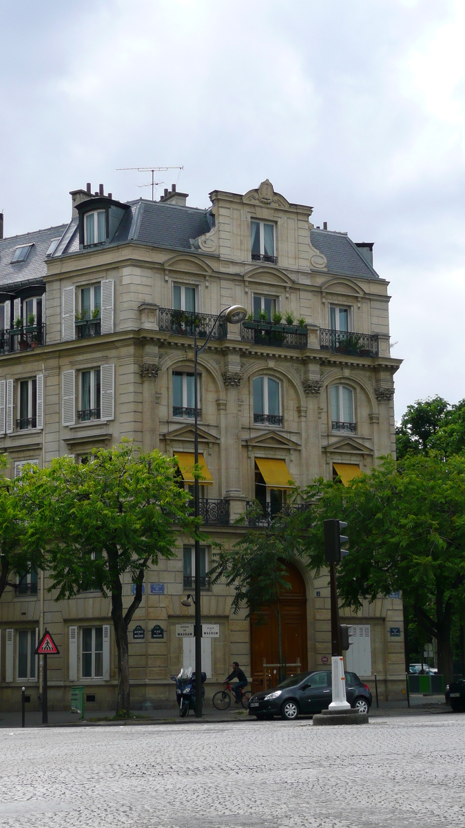 照片 法国(France) 巴黎(Paris) 第十七区(17th Arrondissement) 瓦格拉姆广场(Place Wagram) 2007-05 12