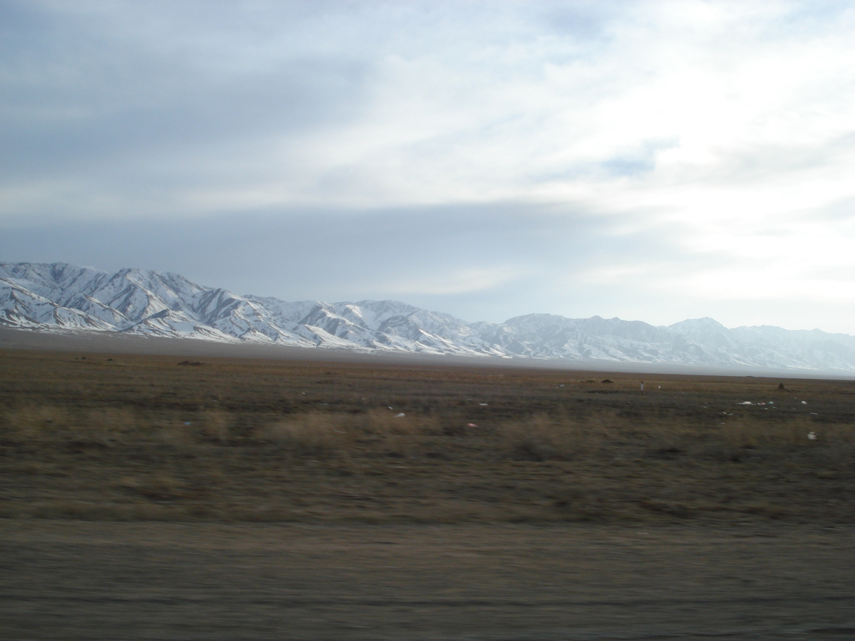 照片 哈萨克斯坦(Kazakhstan) 阿拉木图至恰伦峡谷公路(Almaty to Charyn Canyon road) 2007-03 69