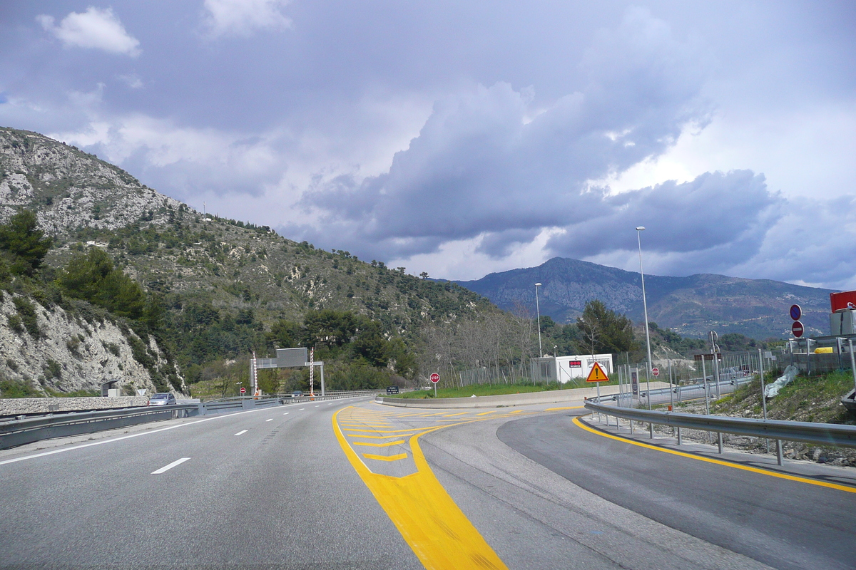 照片 法国(France) 蔚蓝海岸(French Riviera) 尼斯至芒通公路(Nice to Menton road) 2008-03 84