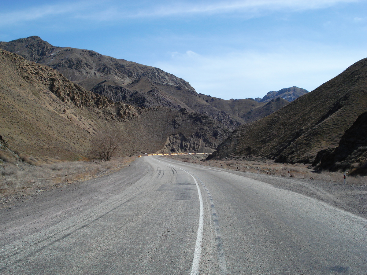 照片 哈萨克斯坦(Kazakhstan) 阿拉木图至恰伦峡谷公路(Almaty to Charyn Canyon road) 2007-03 95
