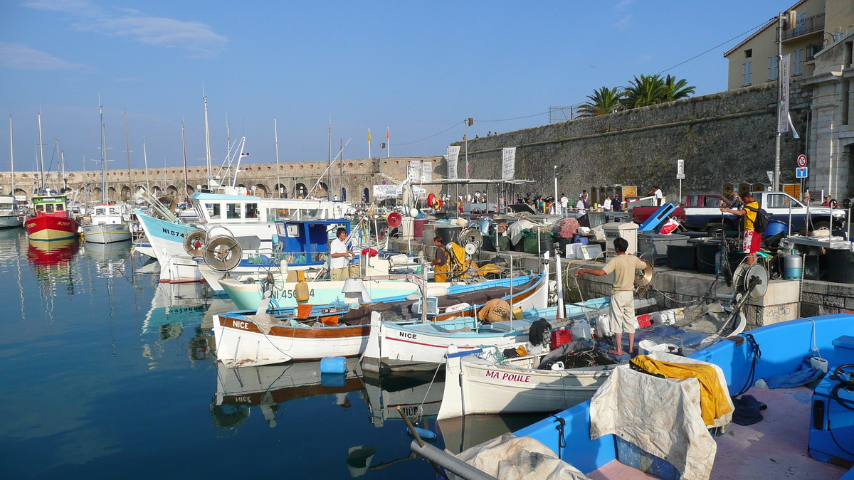 照片 法国(France) 昂蒂布(Antibes) 沃邦港(Port Vauban) 2007-07 18