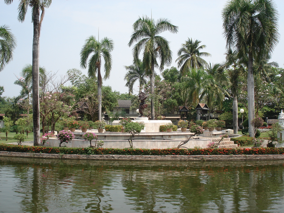 照片 泰国(Thailand) 清迈(Chiang Mai) 护城河内(Inside Canal) 布阿哈公园(Buak Had Park) 2006-04 13