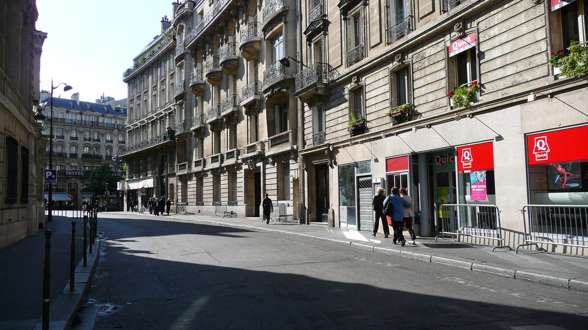照片 法国(France) 巴黎(Paris) 第十七区(17th Arrondissement) 瓦格拉姆大街(Avenue de Wagram) 2007-05 15
