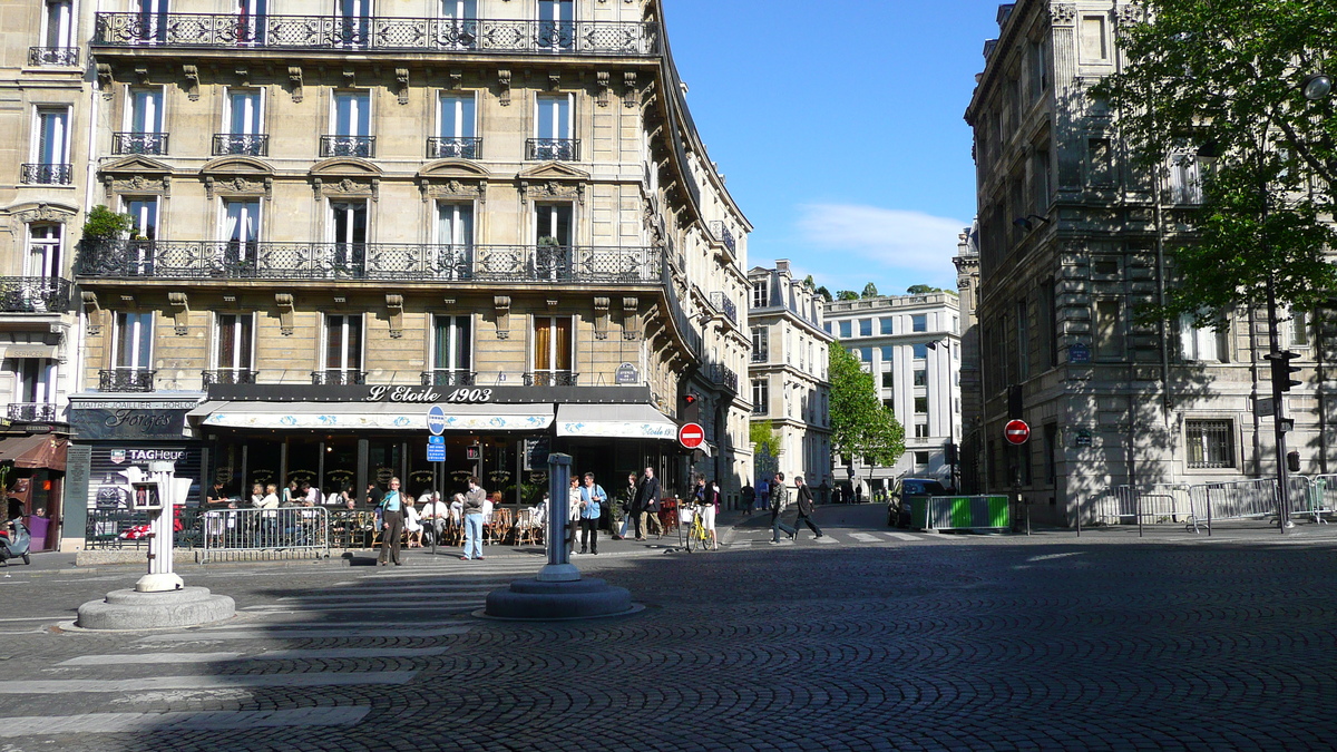 照片 法国(France) 巴黎(Paris) 第十七区(17th Arrondissement) 瓦格拉姆大街(Avenue de Wagram) 2007-05 71