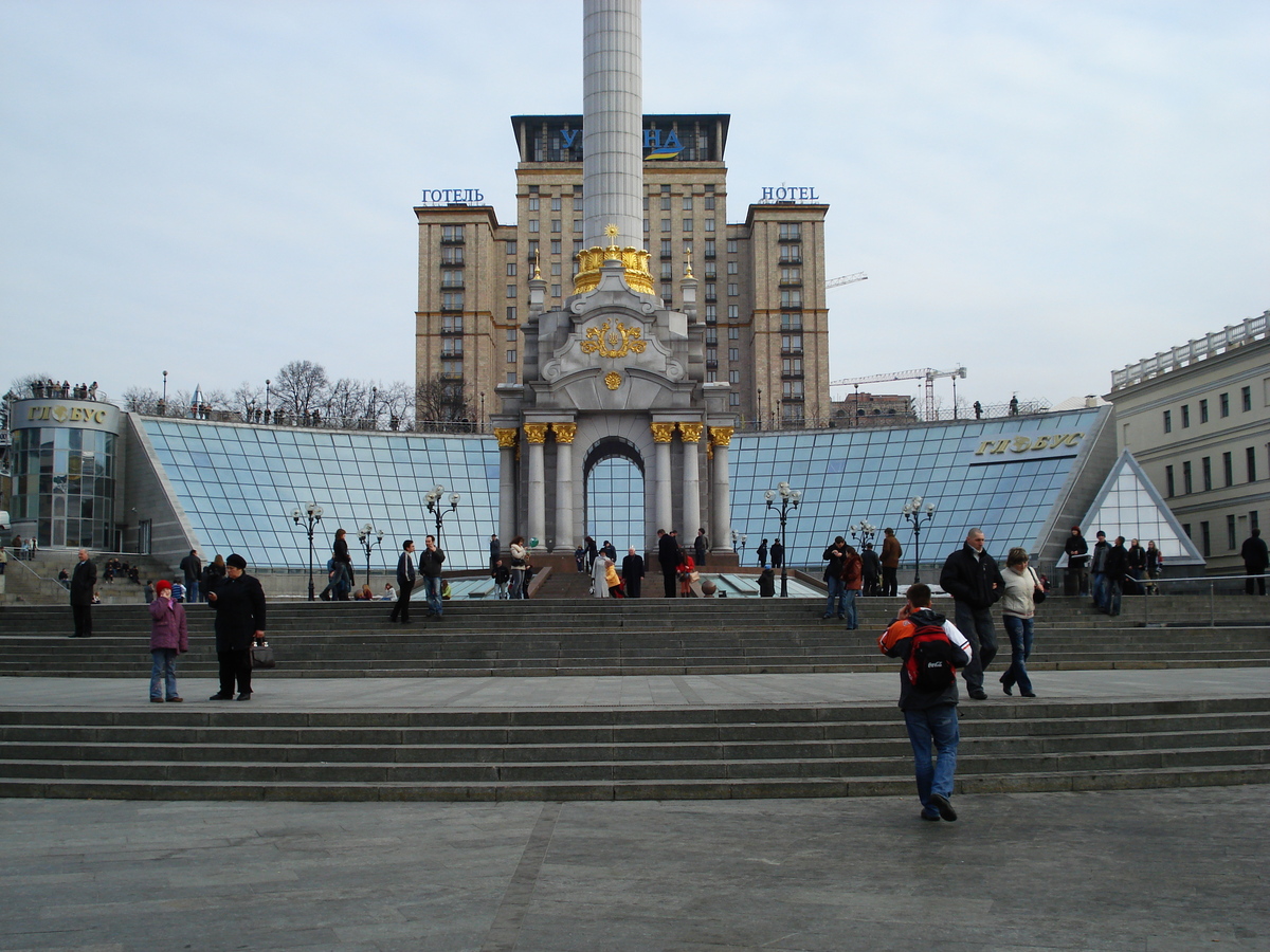 照片 乌克兰(Ukraine) 基辅(Kiev) 赫雷夏蒂克大街(Kreschatyk Street) 2007-03 52
