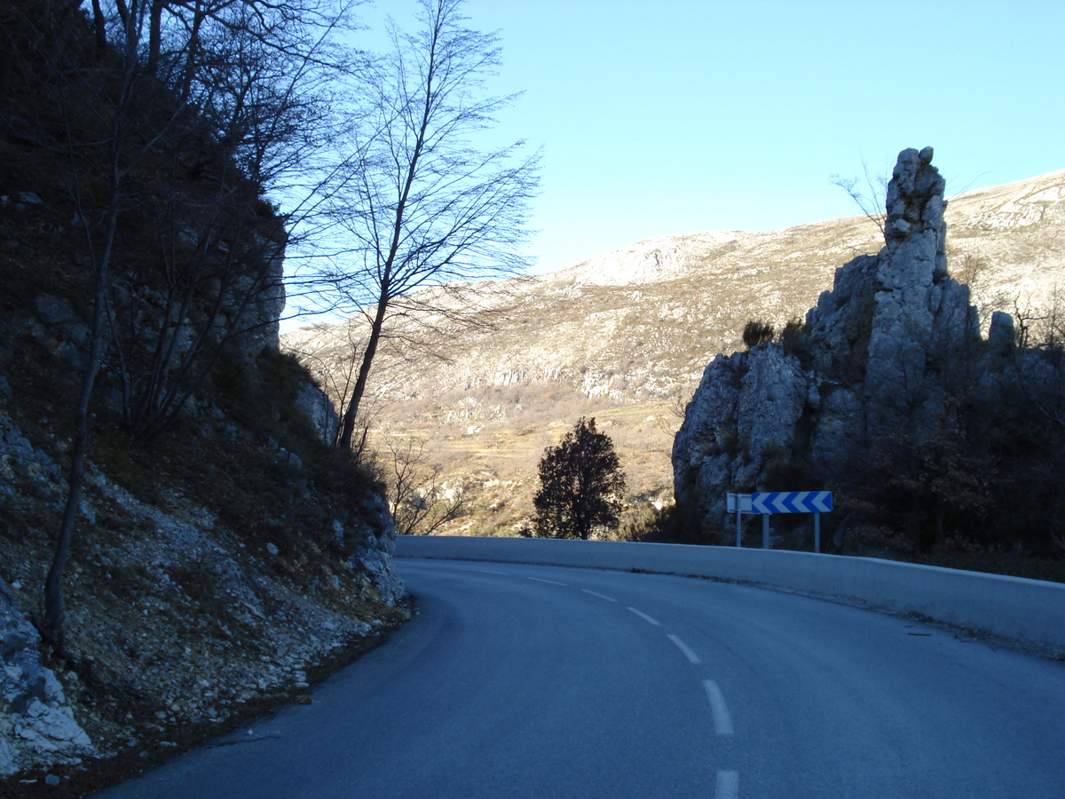 照片 法国(France) 蔚蓝海岸(French Riviera) 旺斯至库尔瑟古勒公路(Vence to Coursegoule road) 2007-01 54