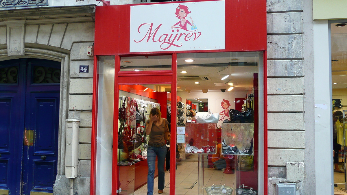 照片 法国(France) 巴黎(Paris) 第十七区(17th Arrondissement) 莱维街(Rue Levis) 2007-05 26