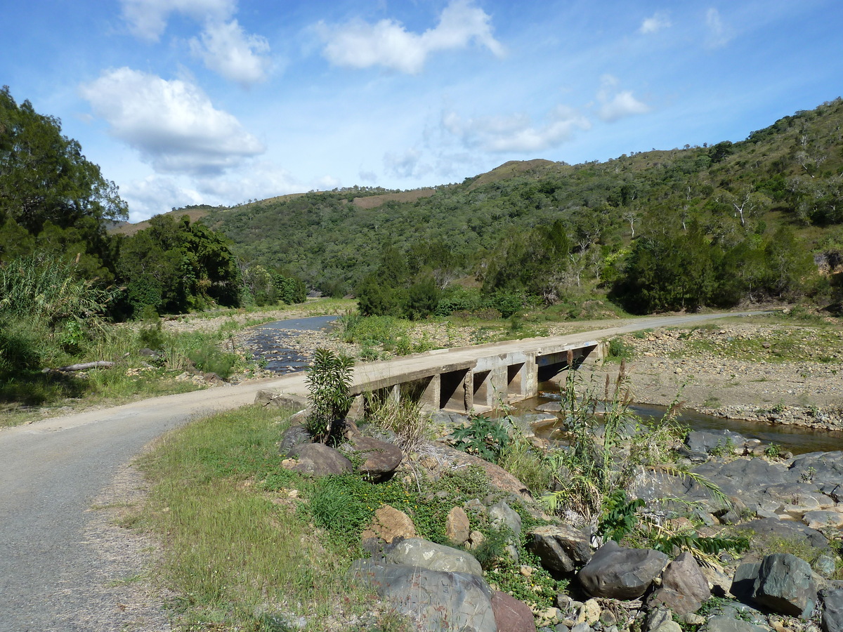 照片 新喀里多尼亚(New Caledonia) 通图塔至蒂奥公路(Tontouta to Thio road) 2010-05 109