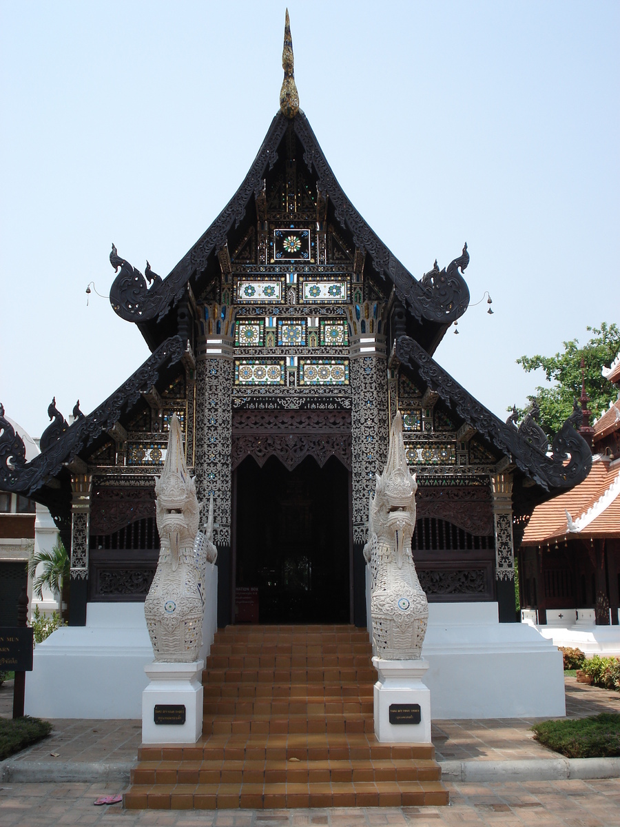 照片 泰国(Thailand) 清迈(Chiang Mai) 护城河内(Inside Canal) 契迪龙寺(Wat Chediluang Varaviharn temple) 2006-04 5