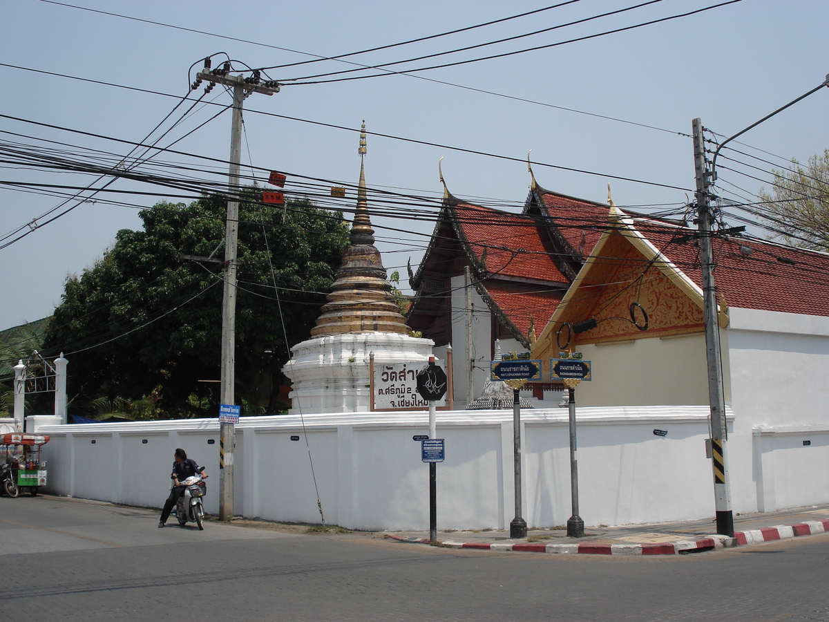 照片 泰国(Thailand) 清迈(Chiang Mai) 护城河内(Inside Canal) 拉查丹嫩路（步行街）(Rad Cha Dom Nurn (Walking Street)) 2006-04 8