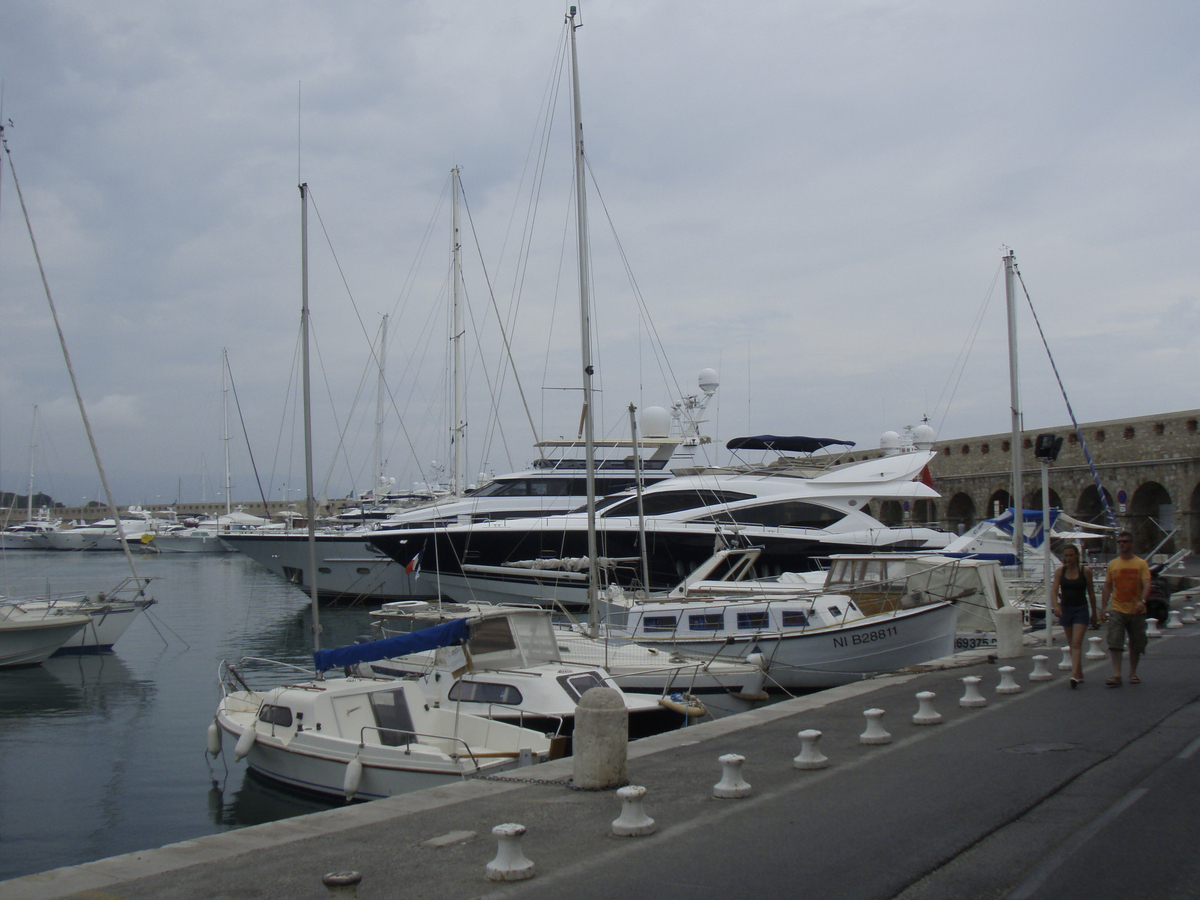 照片 法国(France) 昂蒂布(Antibes) 格拉韦特海滩(Plage de la Gravette) 2007-08 15