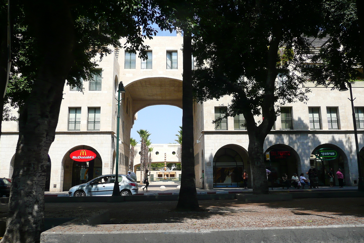 照片 以色列(Israel) 特拉维夫(Tel Aviv) 耶路撒冷街(Yerushalyim Street) 2007-06 25