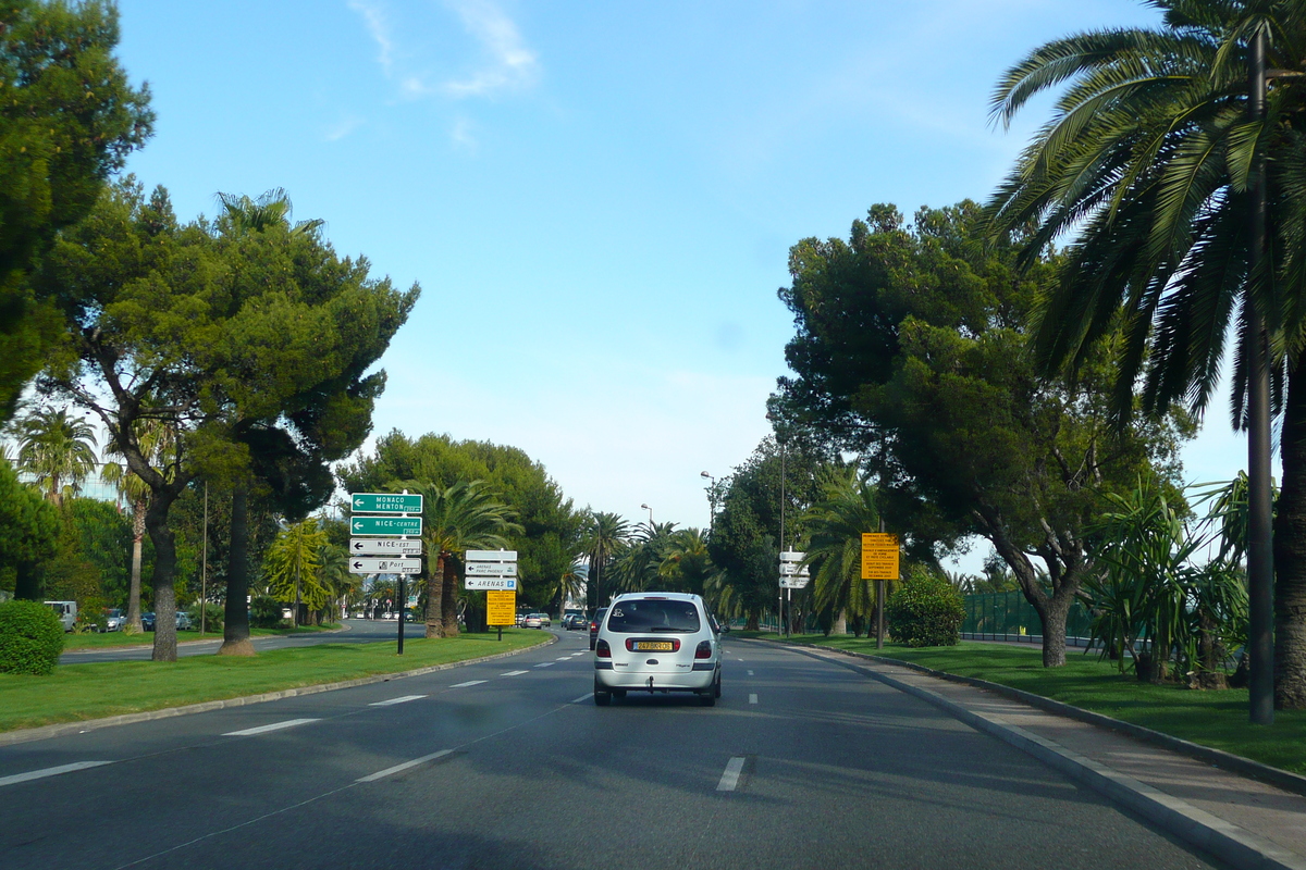 照片 法国(France) 蔚蓝海岸(French Riviera) 滨海卡涅至尼斯公路(Cagnes sur Mer to Nice road) 2007-10 41