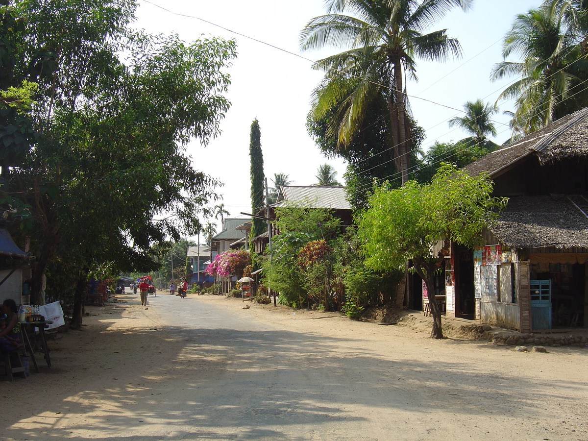 照片 缅甸(Myanmar) 土瓦至茂马干海滩公路(Road from Dawei to Maungmagan beach) 2005-01 45